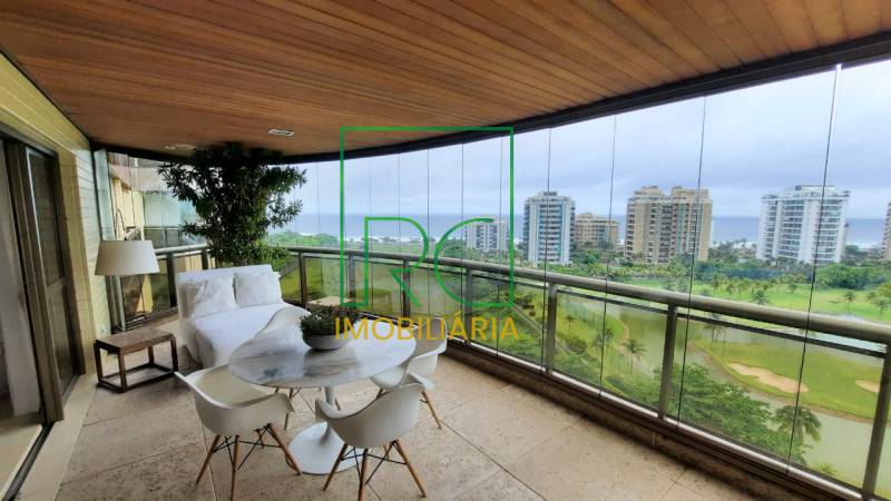 Apartamento de luxo à venda, no Condomínio Golden Green Peregrino Jr em Rio de Janeiro, Barra da Tijuca, com 3 quartos, 240m² - RC Imobiliáriarj