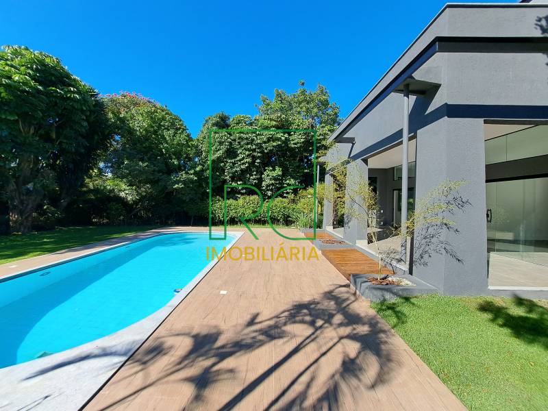 Casa de condomínio para alugar, no Condomínio Arouca em Rio de Janeiro, com 5 quartos, 900m²
