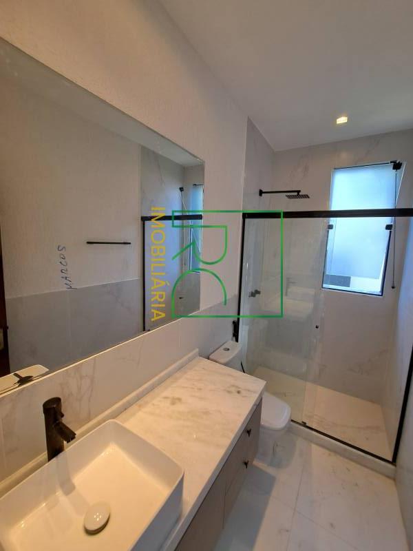 Casa de condomínio para alugar, no Condomínio Arouca em Rio de Janeiro, com 5 quartos, 900m²