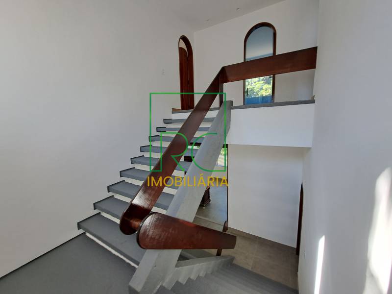 Casa de condomínio para alugar, no Condomínio Arouca em Rio de Janeiro, com 5 quartos, 900m²