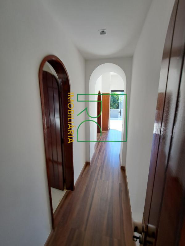 Casa de condomínio para alugar, no Condomínio Arouca em Rio de Janeiro, com 5 quartos, 900m²