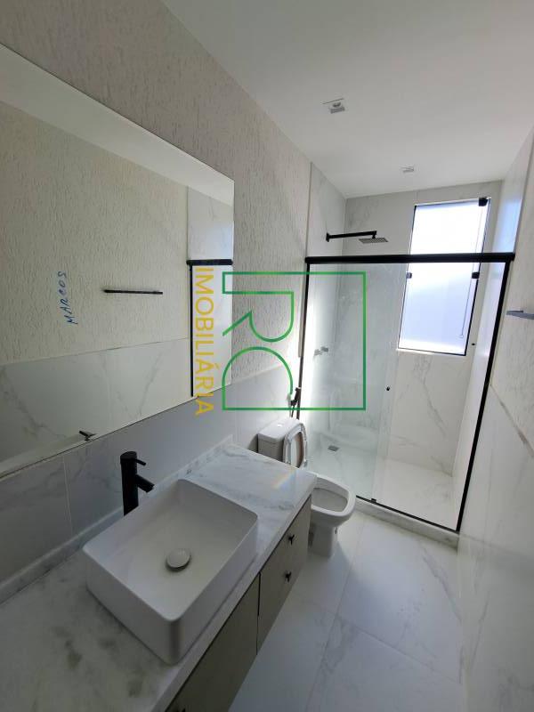 Casa de condomínio para alugar, no Condomínio Arouca em Rio de Janeiro, com 5 quartos, 900m²