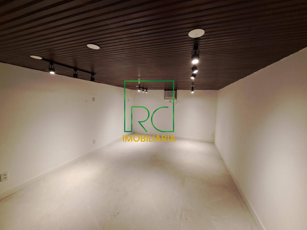Casa de condomínio para alugar, no Condomínio Arouca em Rio de Janeiro, com 5 quartos, 900m²