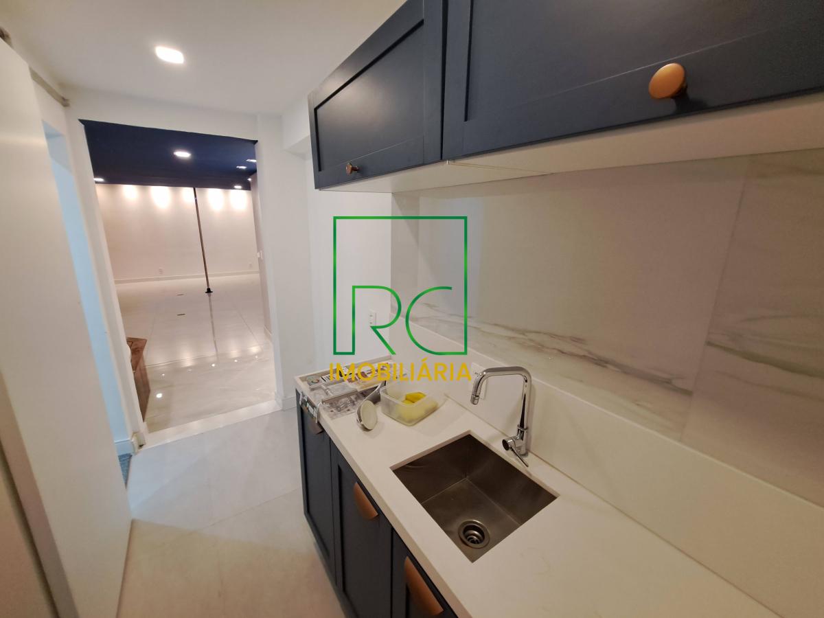 Casa de condomínio para alugar, no Condomínio Arouca em Rio de Janeiro, com 5 quartos, 900m²